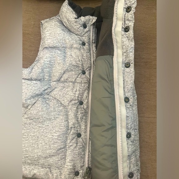 Gap Puffer Vest (Boys) - Picture 3 of 7